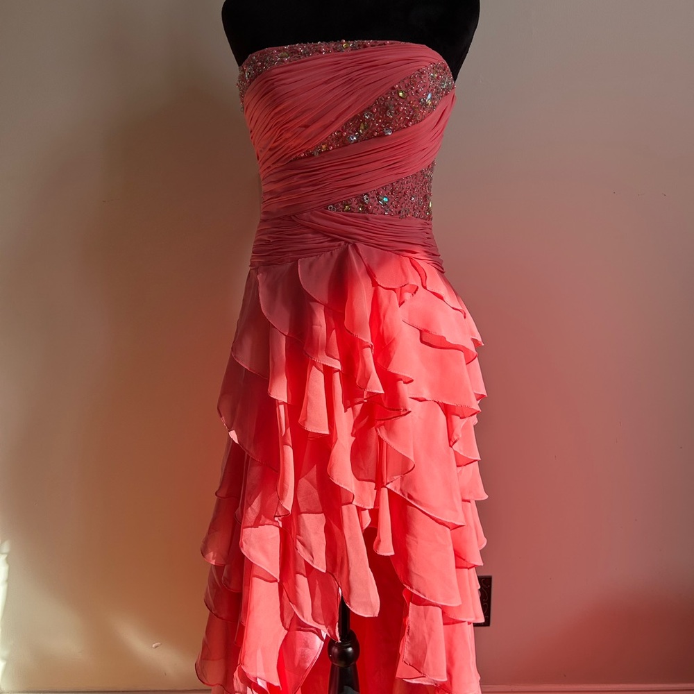 Chic Coral Ruffled Prom Dress